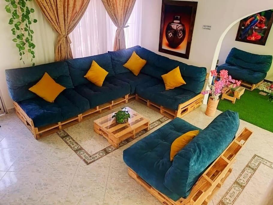 Excepcional Casa Privada Familias Y Grupos - Excelente Ubicacion Medellín